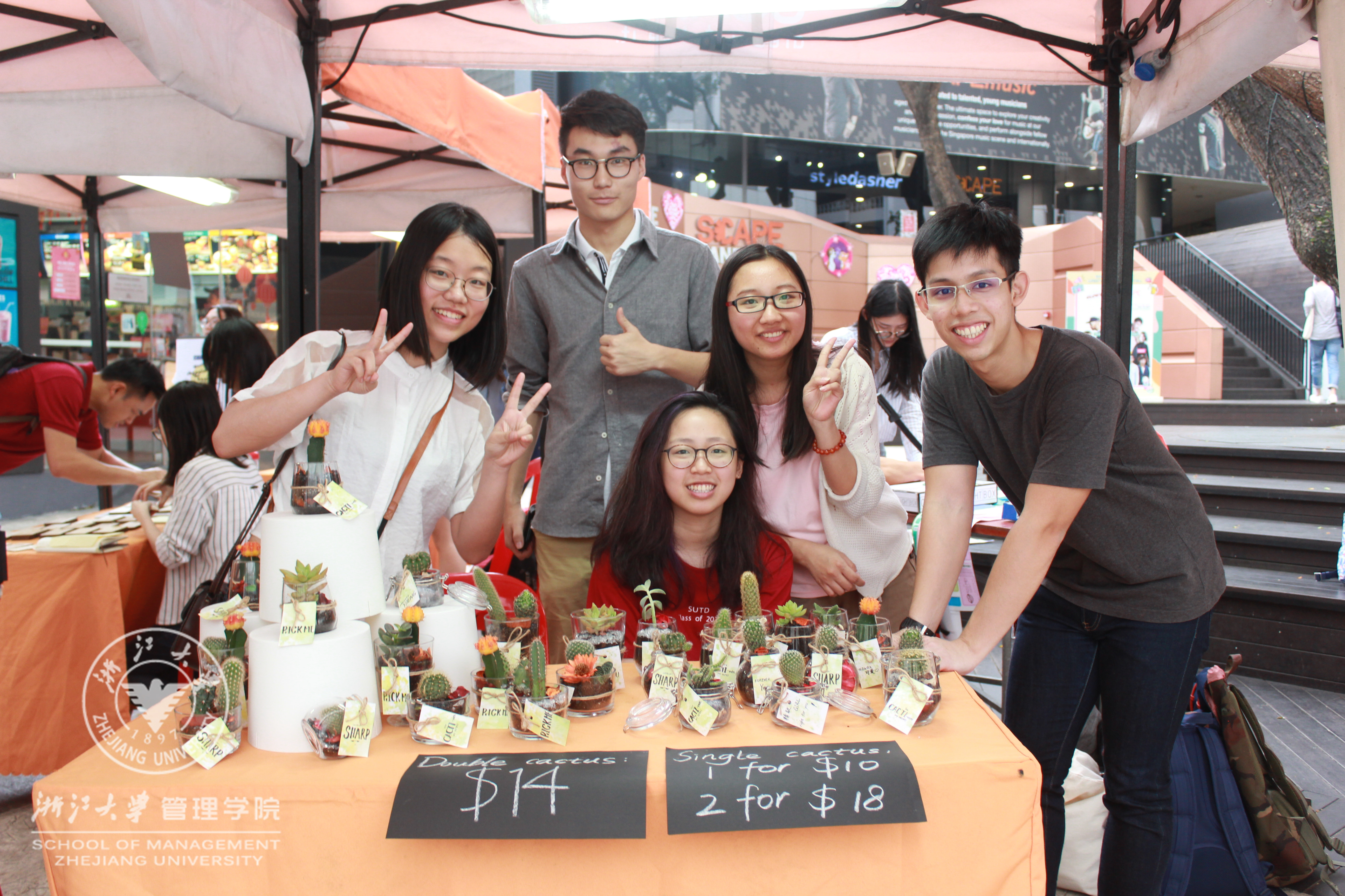 4 SCAPE销售现场 2_副本.jpg